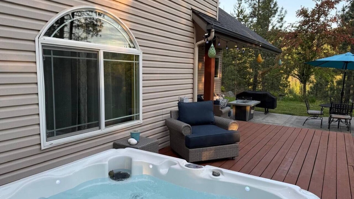 Pinehurst House | NEW! Pinehurst Lookout! Hot tub, pool table
