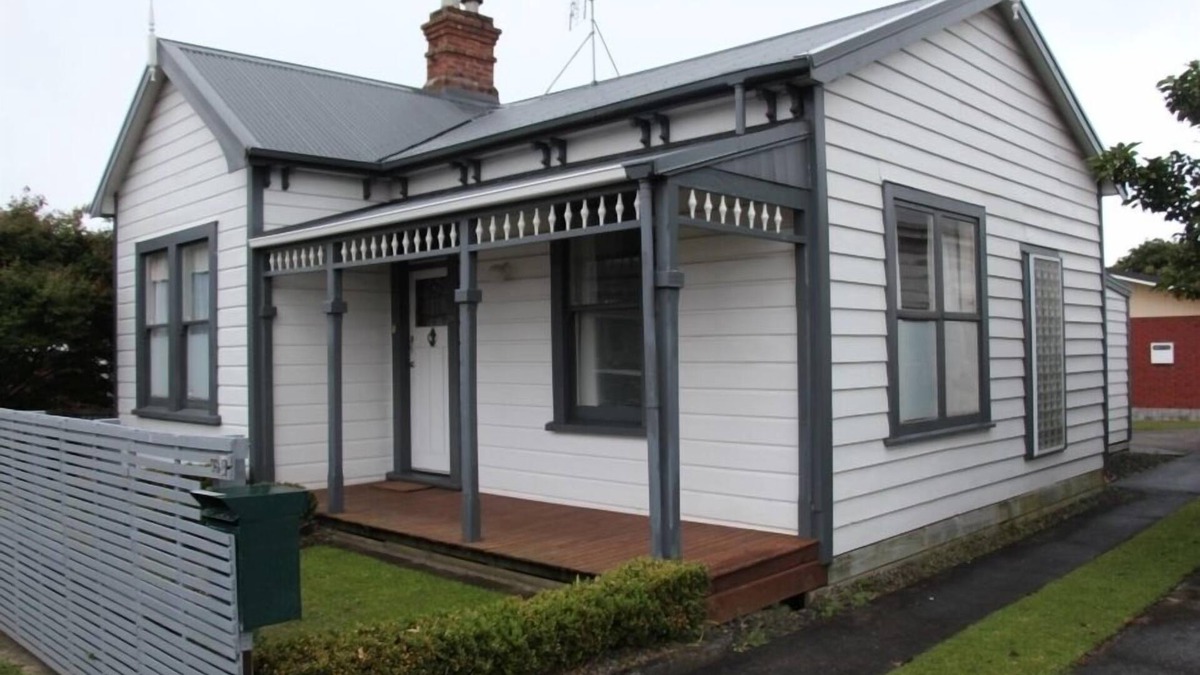 New Plymouth Cottage | New Plymouth Central and Charming