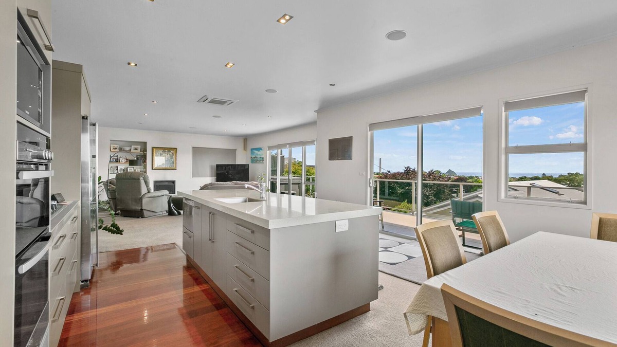 New Plymouth House | New Plymouth Coastal Views in Westown 5 mins drive to CBD