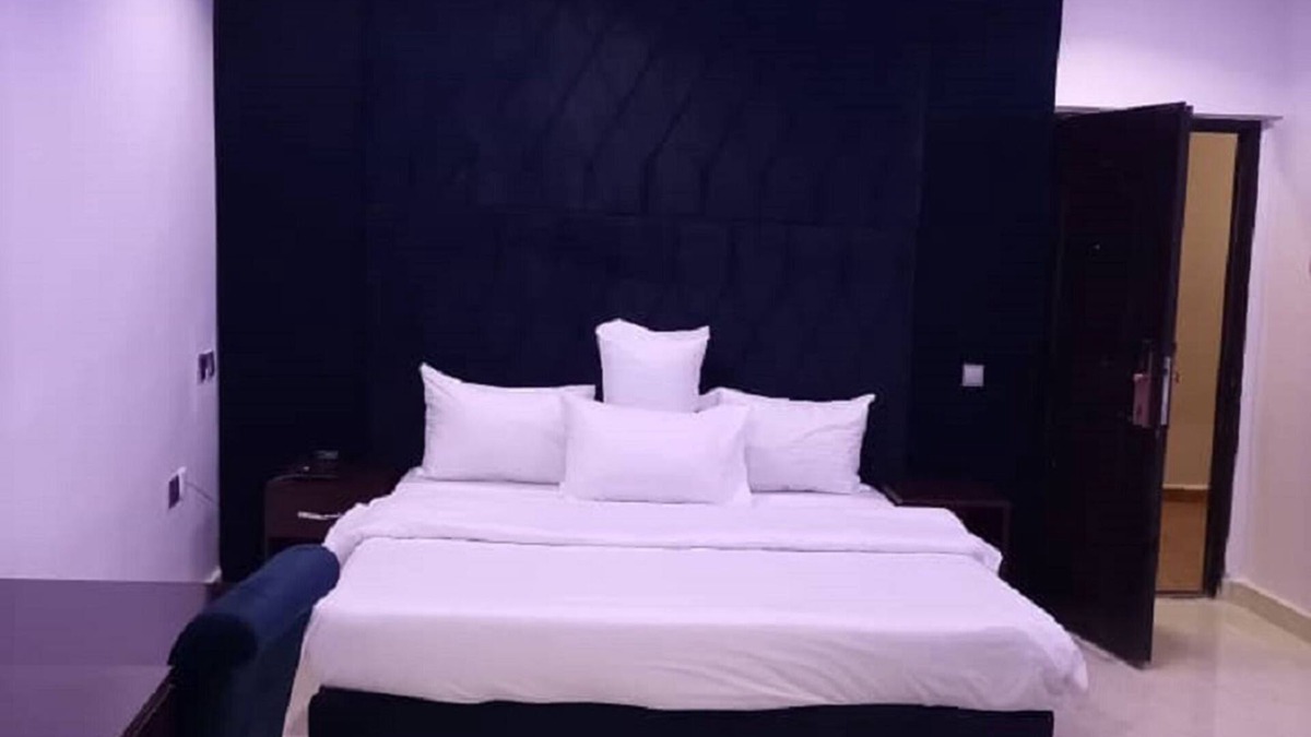 Uyo Hotel | NEW POINT HOTEL AND SUITES
