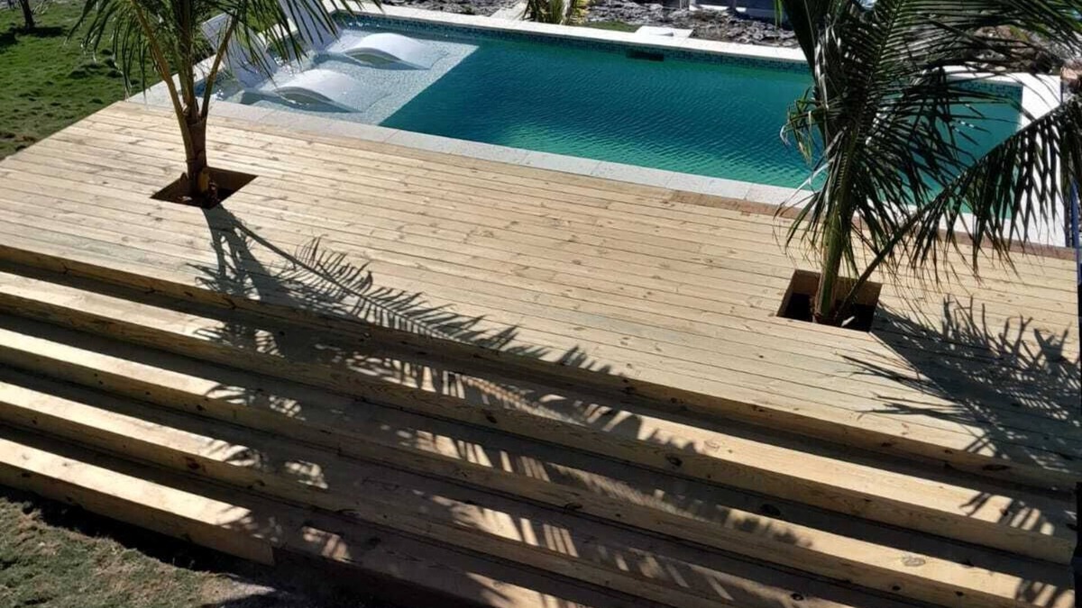 Rainbow Bay House | NEW POOL! Luxury waterfront! "Rainbow Charm"