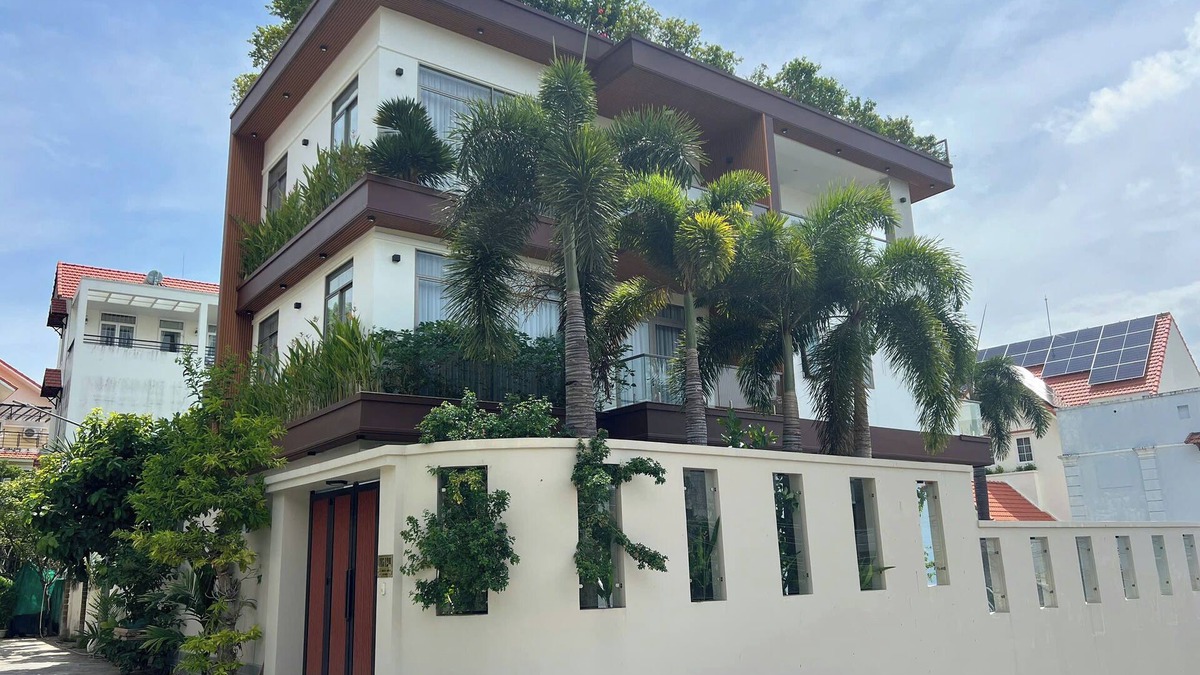 Vung Tau Villa | New pool villa at front beach for holiday and family event, cozzy and welcome !