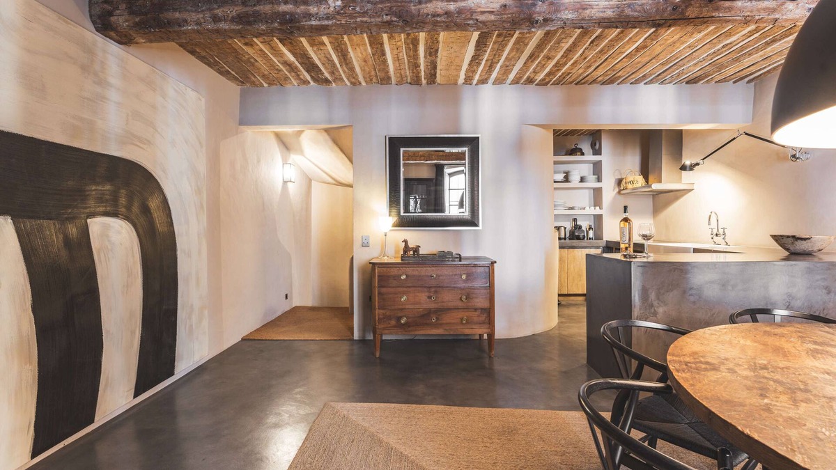 Old Town House | NEW PORTAL, LUXURY APARTMENT IN THE HEART OF SAINT TROPEZ