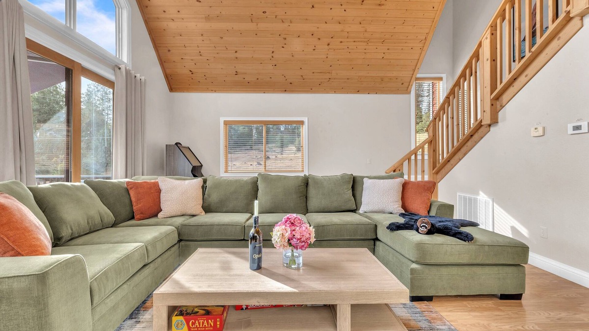 Glencoe House | NEW! Prasad Retreat - Sunny Home w/Deck & Air Hockey by Bear Valley Vacation Rentals