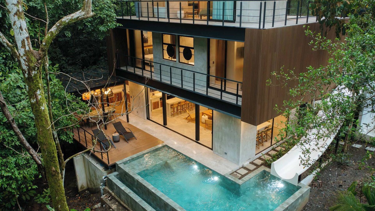Manuel Antonio Villa | New Private 3BR Luxury Tree House with slide