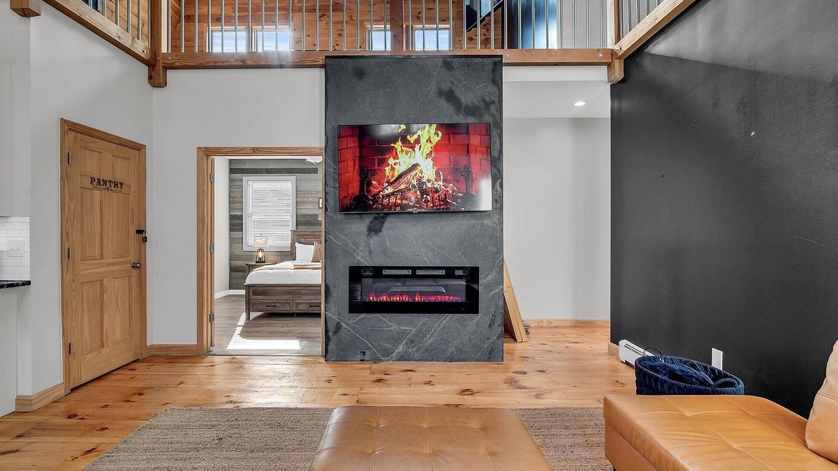 Tamworth House | NEW! Relax&Play: HotTub/FirePit/Game Room Paradise