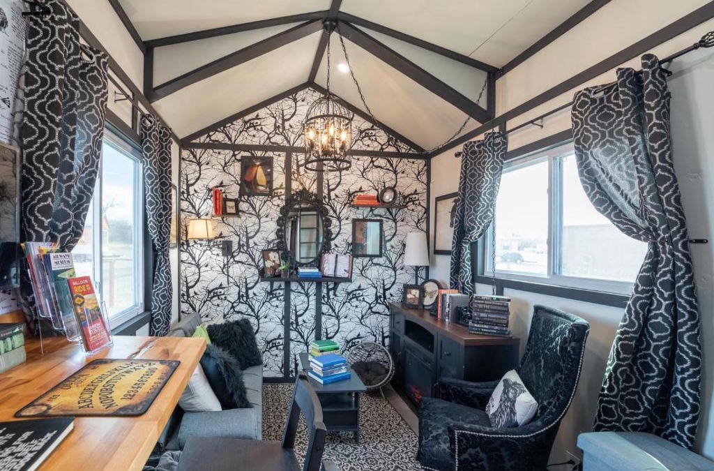 Rio Communities Apartment | NEW “Relentless Raven”Tiny House W/ Escape Room