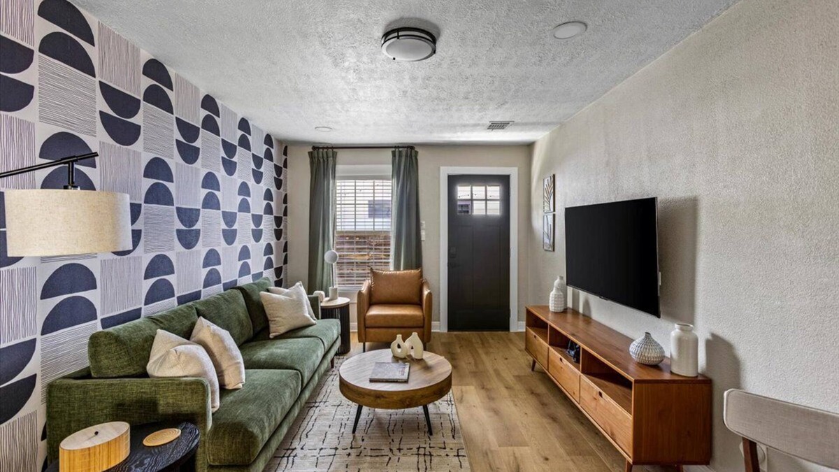 South Central Houston House | NEW- Remodeled/Chic/Downtown/MedCenter/Conference