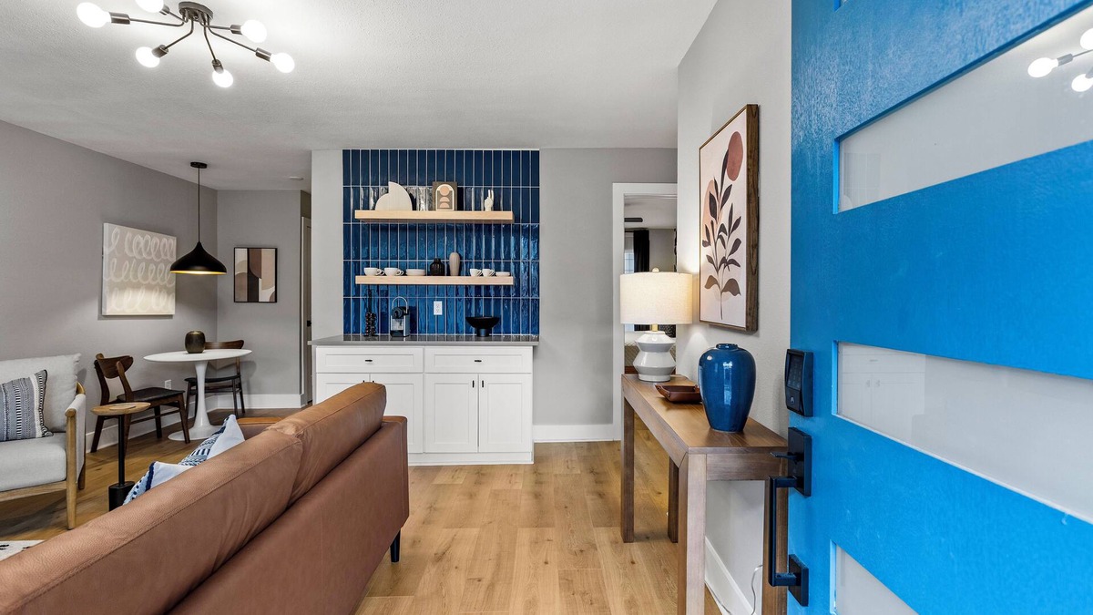Houston Heights House | NEW Remodeled Heights Luxury/High End/King Bed/Walk to Trail/Nespresso