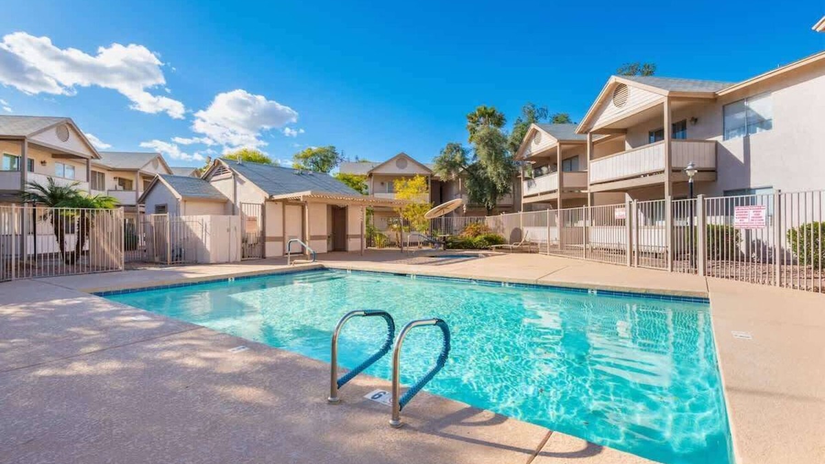 Sunset Condo | *NEW* Remodeled Tempe Pool View Condo Walk to Mill