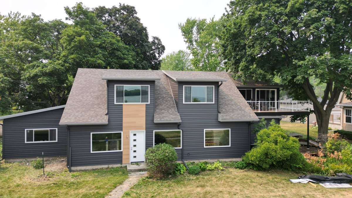 Oshkosh House | New Renovation! Gorgeous Lake Views! Outdoor Hot Tub, Huge open concept rooms!