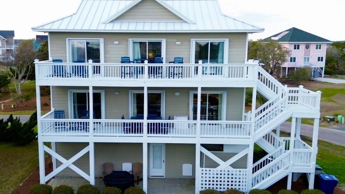 Topsail Beach House | NEW RENTAL-4BR3BA House at South Topsail Beach W/Private Beach & Pool Access