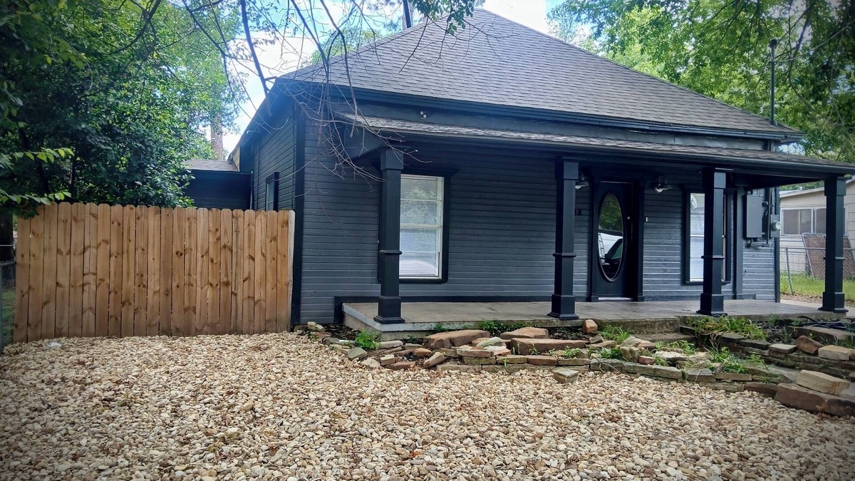 Weatherford House | New Rental Promo, Discounted Rate! 2Bed/2Bath Home, Walk to Downtown Weatherford