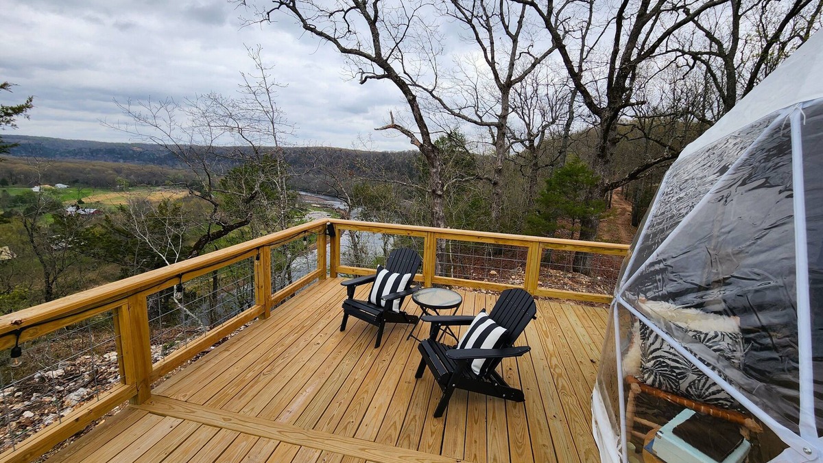 Cotter Cabin | NEW RIVER VIEW Cliff Dome Glamping @ White River, minutes to fishing, hikes!