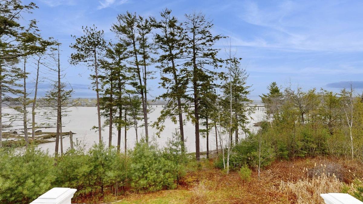 Edgecomb Condo | New Riverfront Condo in Sheepscot Harbour - Walk to Famed Seafood Eatery