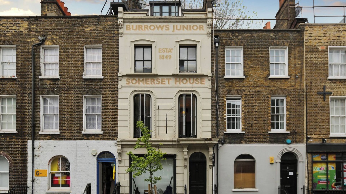 Whitechapel House | New Road | Full Building Hire | for large groups | sleeps 13