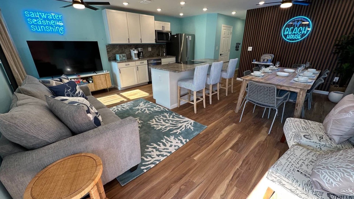 South Bradenton Condo | *NEW* Salty Sweetheart - 4bed, 2 bath Sleeps 8