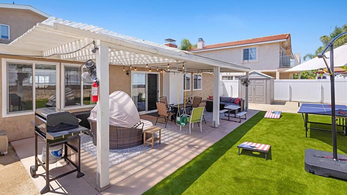 Serra Mesa House | NEW San Diego Getaway!4Bedroom,3Bath, Hot Tub BBQ Ping Pong, Corn Hole