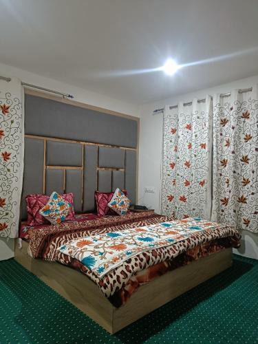 Laripora Hotel | New Sangam