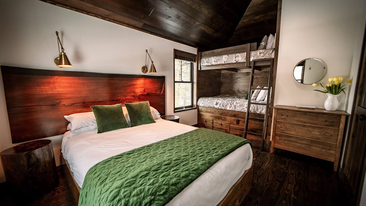 Speculator House | New Sauna & Walk to Village and Beach