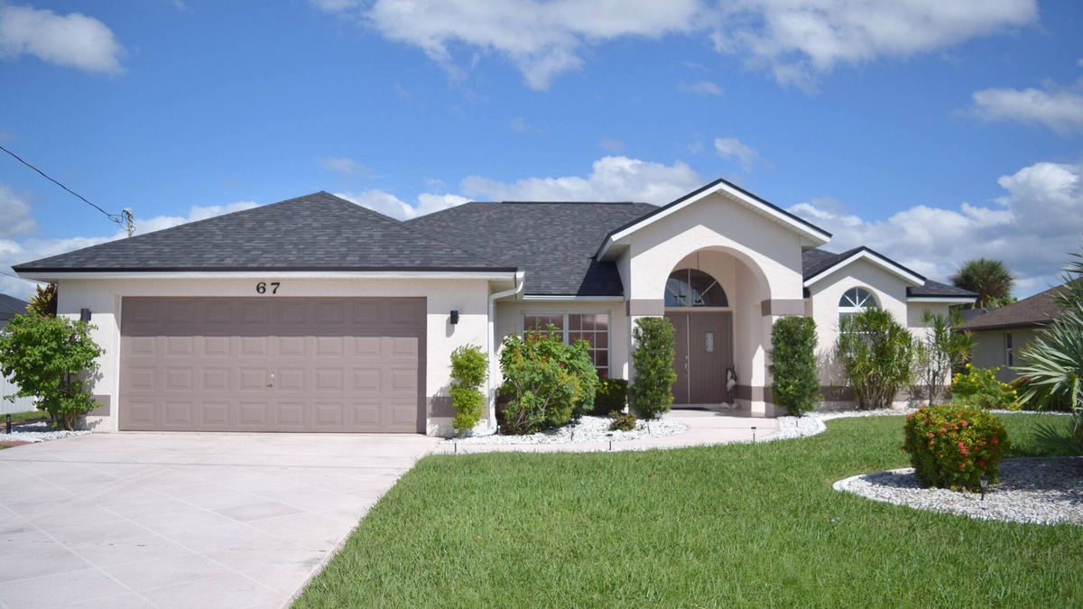 Pinehurst House | NEW! SEA STAR OASIS: ROTONDA WEST 3BD/2BTH HEATED POOL HOME! 18 MIN TO BEACH!