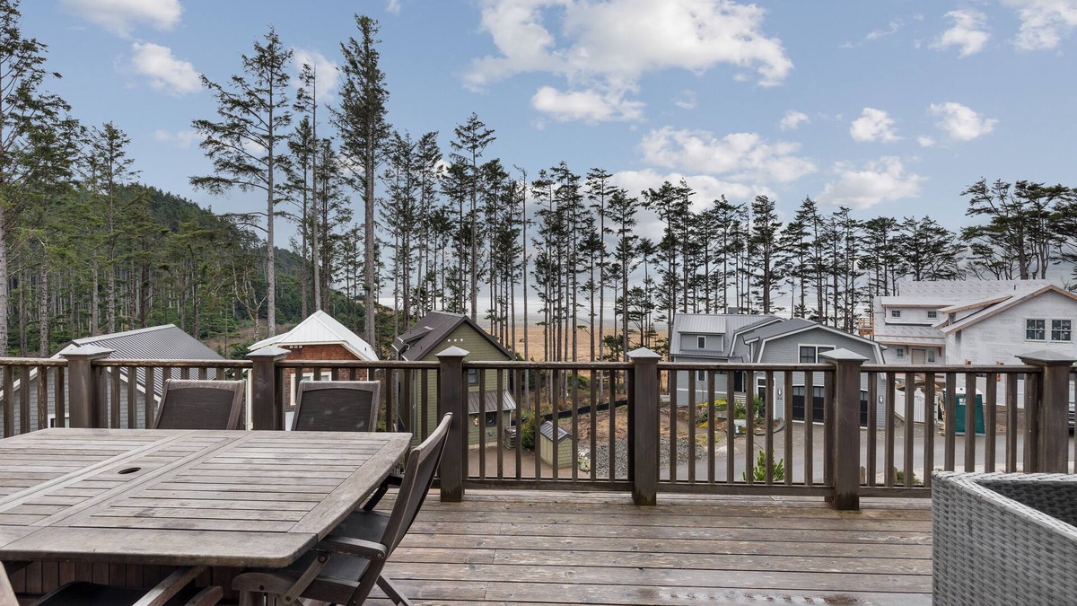 Seabrook House | *NEW* Seabrook's Hidden Coast Hideaway, an oceanfront home!