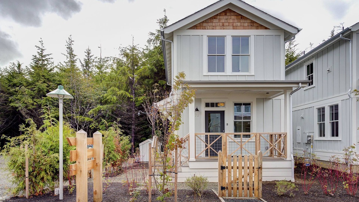 Seabrook House | New* Seabrook's Northwest Cabin, your launching point for vacation goals!