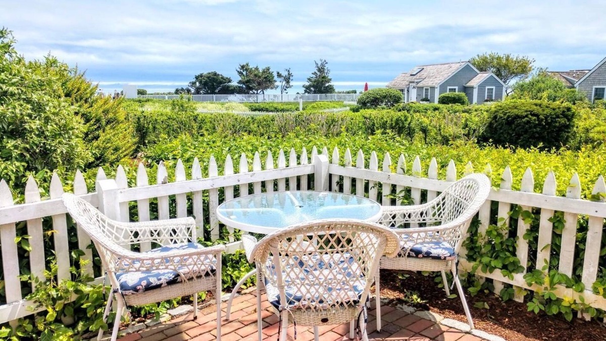 Mashpee Cottage | New Seabury cottage, stunning ocean views, steps to private beach in maushop
