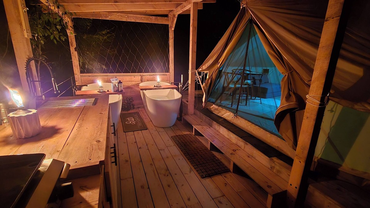 Mount Vision RV Rental | NEW! Site 3 at Coyote Hollow Park with private soaking tubs