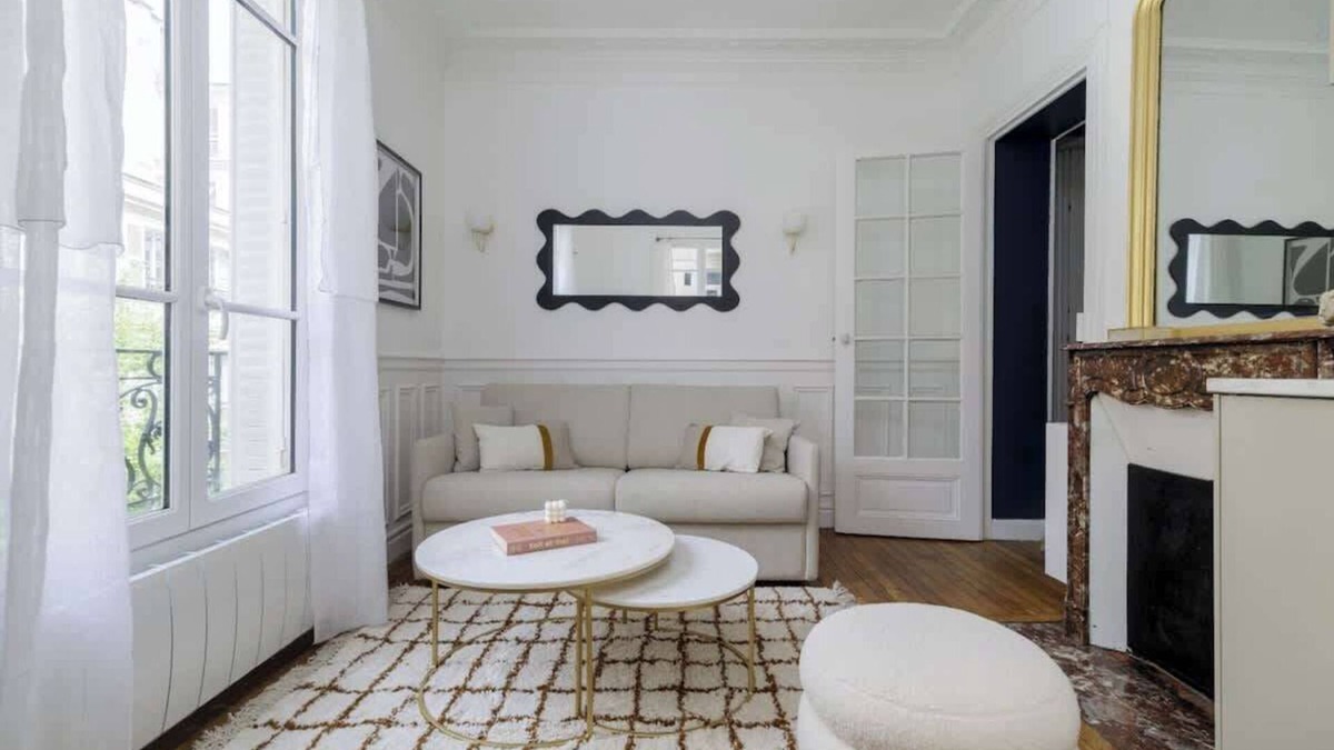 Arsenal Apartment | New Snug flat in Heart of Le Marais Paris 04