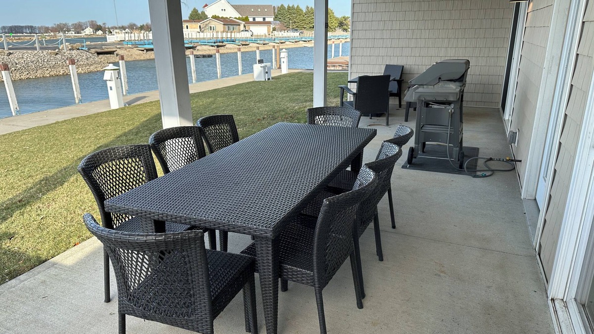 Gypsum Condo | NEW spacious 2 BR/2 BA w. pool, dockage available, bar