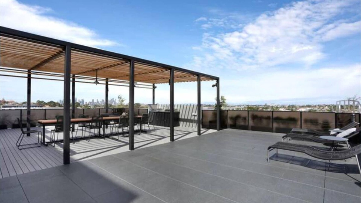 Northcote Apartment | New Spacious 2 Bedroom With Gorgeous City Views