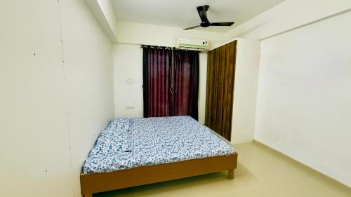 Tirupati Apartment | New Spacious 2BHK apartments in Tirupati Near Railway Station with fully equipped kitchen, AC bedrooms, Washing Machine, 24 hours water, caretaker service, and ample space for car parking & ideal for families and pilgrims
