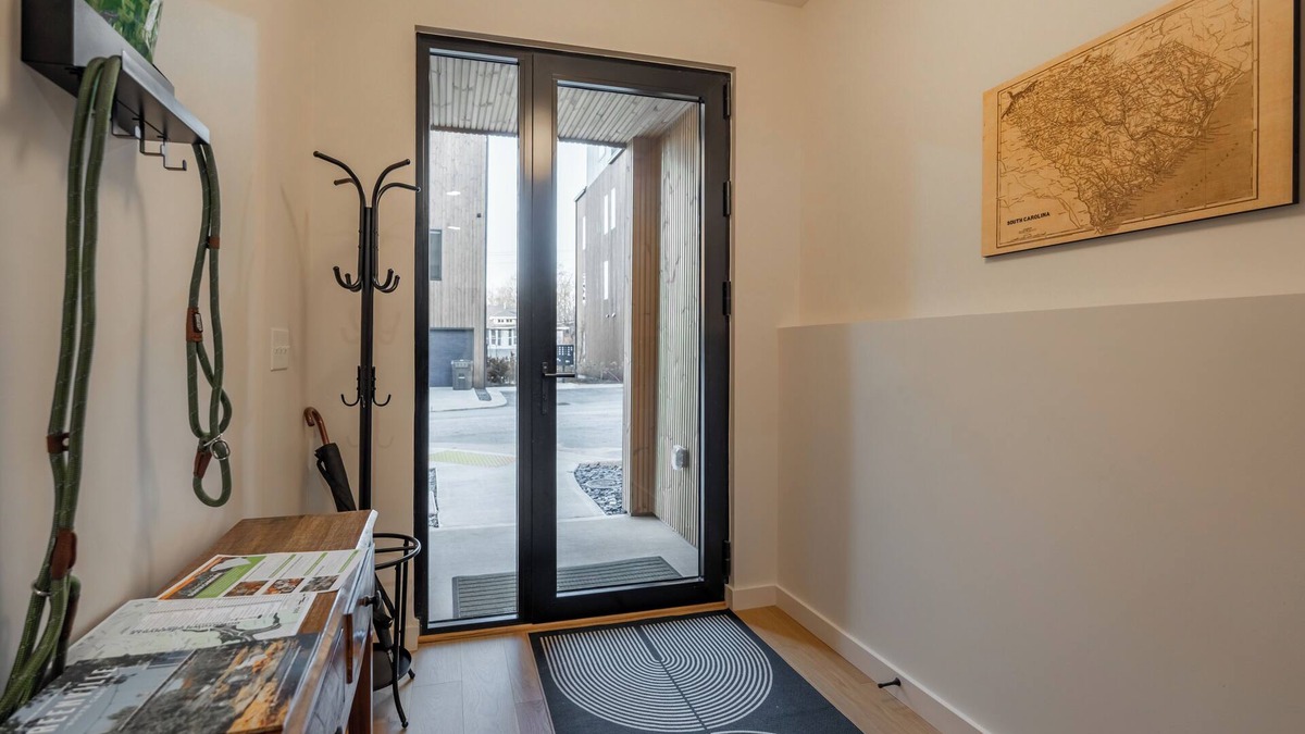 Greenville Downtown House | NEW Spacious 4-Story 4-bedroom Townhome Retreat in Greenville