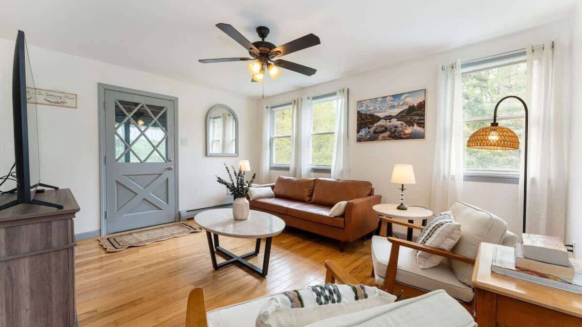 Hancock House | New Spacious Acadia Home with Pool!
