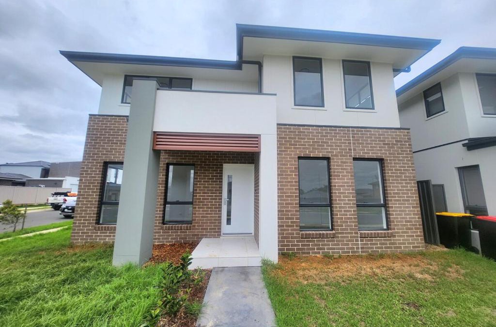 Austral House | New, Spacious and Cozy Home at Austral