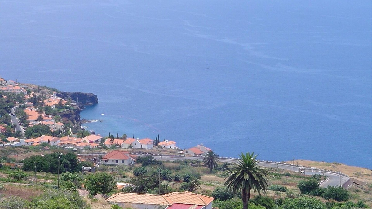 Canico Apartment | New & Spacious Apartment with great sea view - free & fast WI-FI