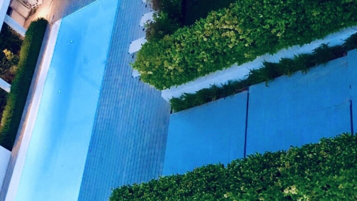 Elliniko House | New, spacious modern apartment of 140 m2, large common use swimming pool .