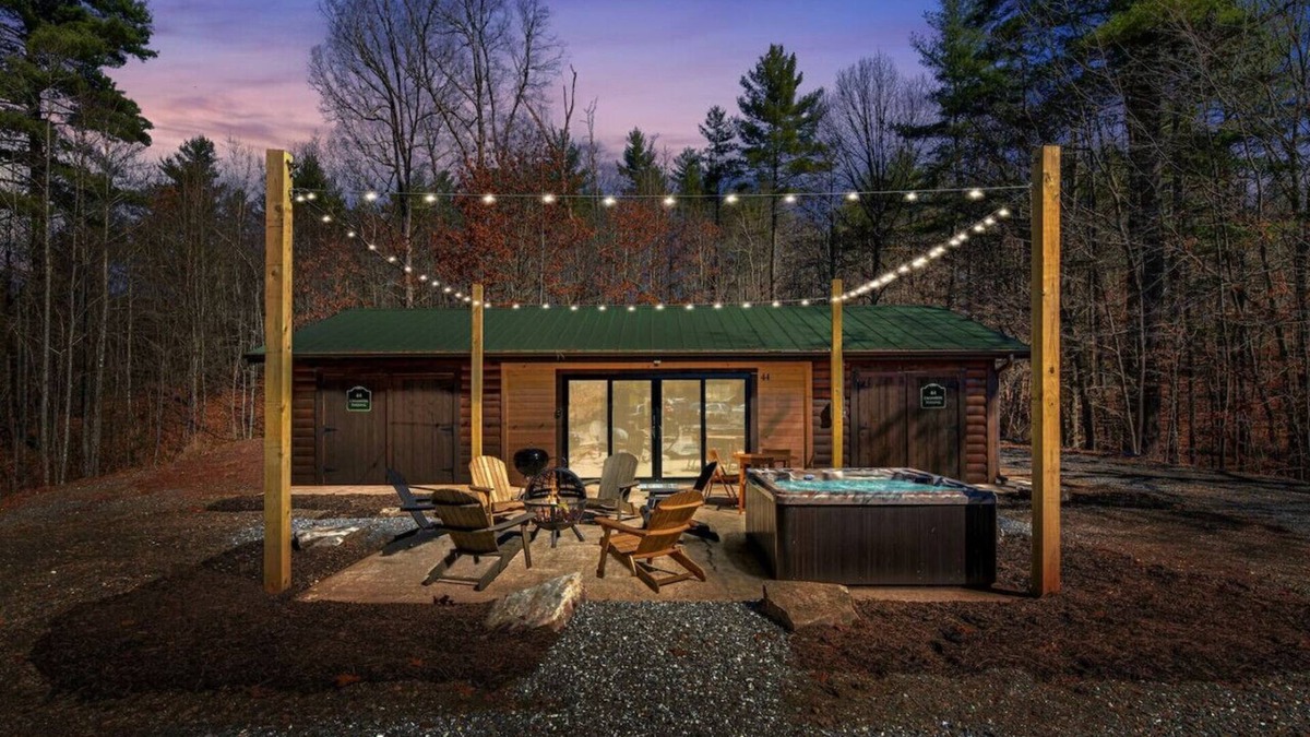 Weaverville Villa | New Spacious Modern 1-Story Cabin!