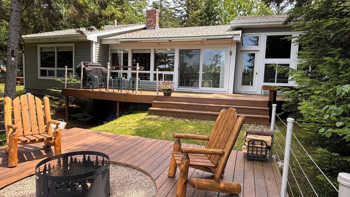 Seal Cove House | New special rates! Close to Acadia's hikes and great deck with fire pit to RELAX