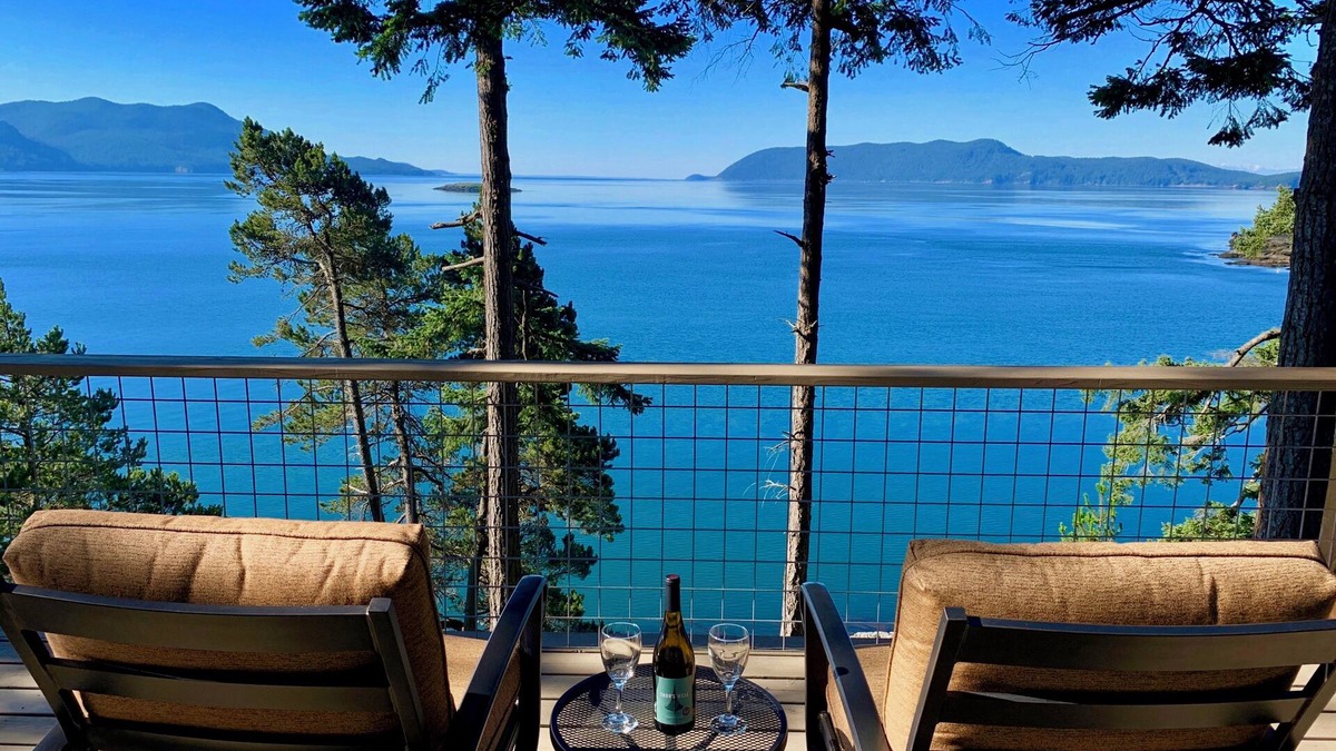Olga House | NEW! STUNNING 350 FT OCEANFRONT! Sauna Gym Theater Firepit Piano 18 Ft Ceilings
