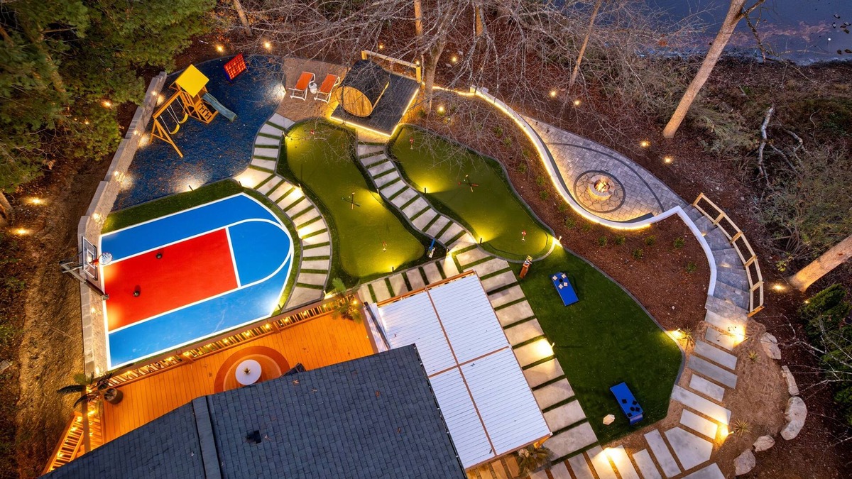 Skyland House | *New* | Stunning 5BR w/Hot Tub, Sauna, Firepit & Theater | 20 Mins to Asheville