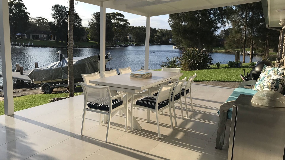 Sussex Inlet House | NEW: Stunning Waterfront home &Jetty; Self-Check-in; WIFI, A/Con, Wkly discounts