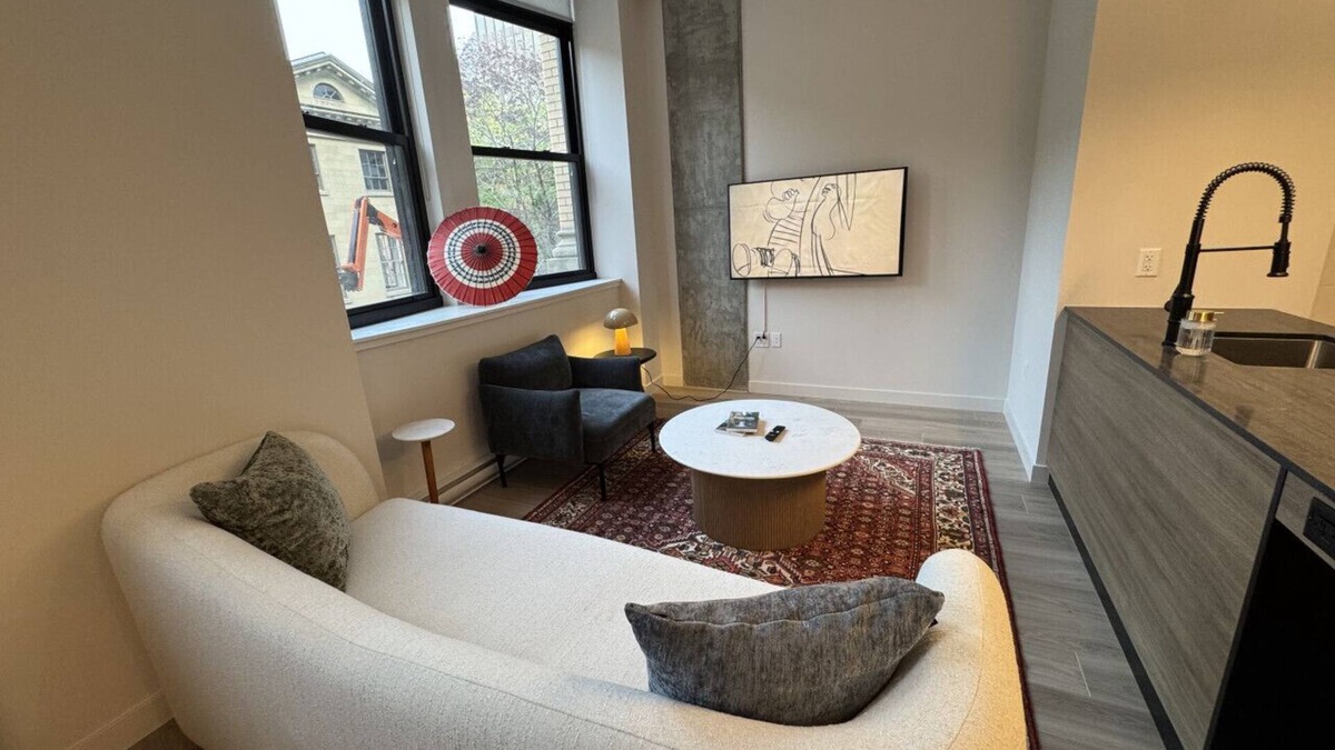Downtown Halifax Apartment | *NEW Stylish 2B/1B Downtown Halifax