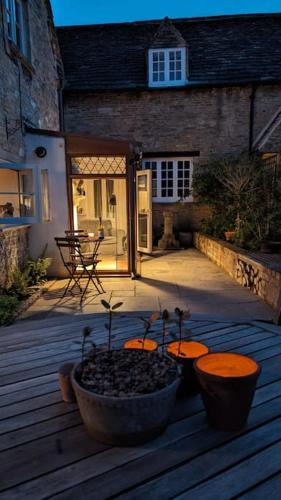 South Cerney House | New - Stylish Cotswold cottage