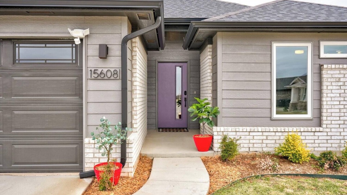 Edmond House | New, Stylish Modern Bungalow