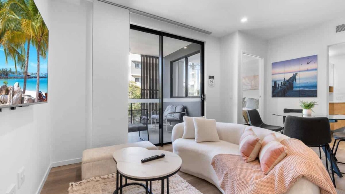 Nundah Apartment | New Stylish Nundah Retreat Free Parking/Netflix