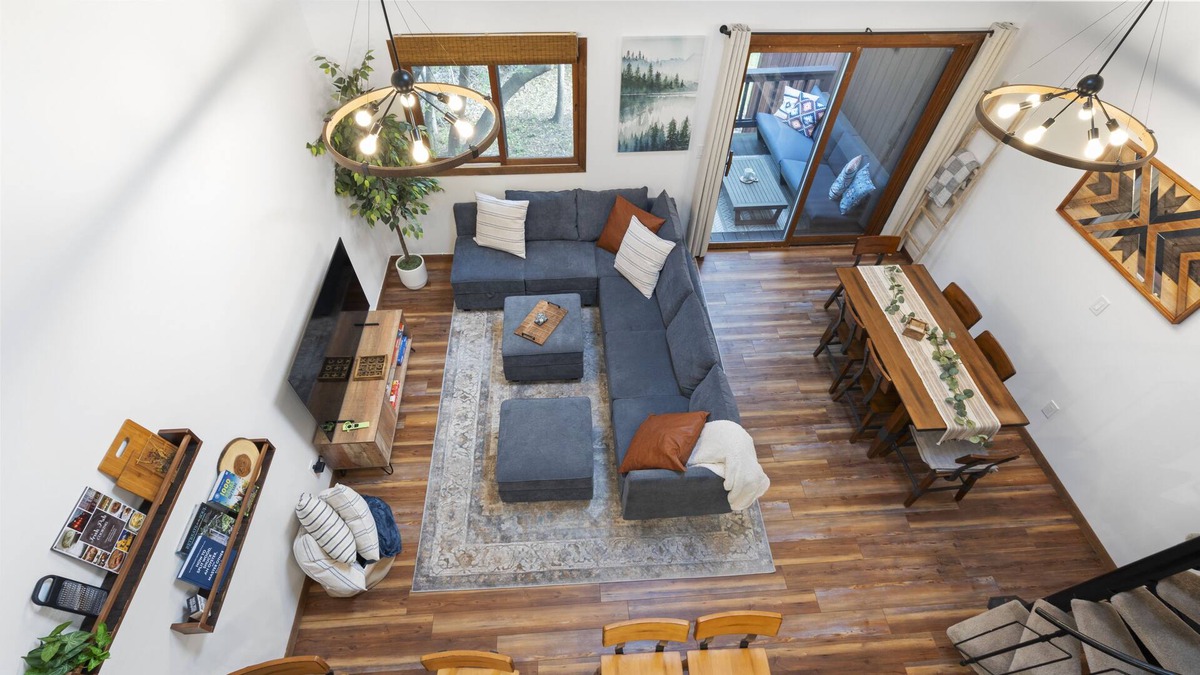 Vernon House | New, Super-Cozy, Slope-Side, Family & Pet Friendly Townhome on Mountain Creek