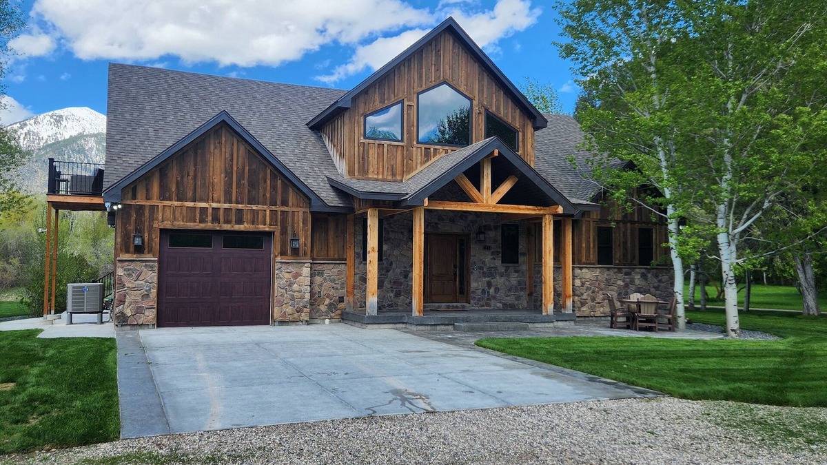 Irwin Cabin | New Swan Valley Cabin on Palisades Creek, Fishing, Hiking, Relaxation!