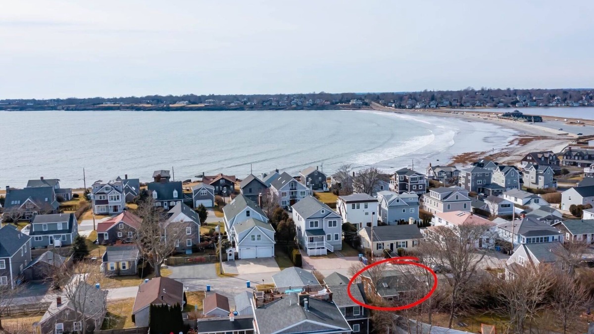 Newport East House | New to market BEACH HOUSE! Walk to beach, cliff walk, restaurants and more!